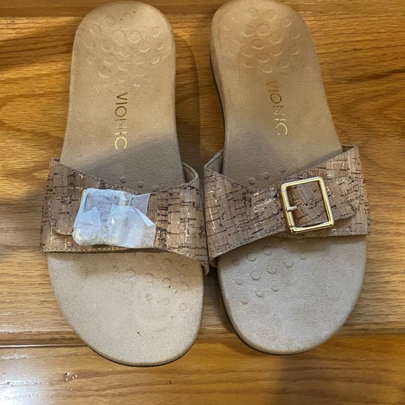 NEW Vionic Cork Sandal, Adjustable Strap, Slight Wedge, Size 9 - Picture 2 of 5